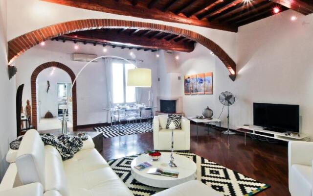 Scala Elegant Apartment