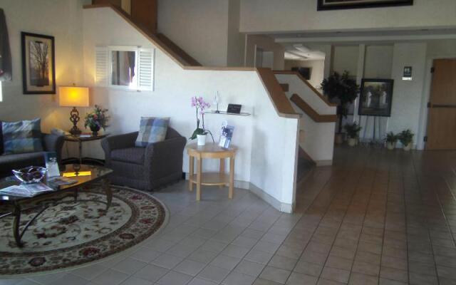 Pleasant Stay Inn & Suites