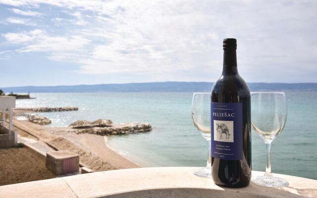 Amazing Home in Podstrana With Wifi and 2 Bedrooms