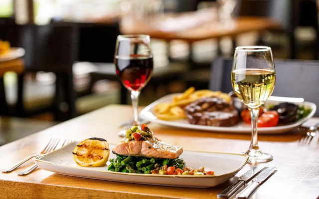 Holiday Inn Glasgow Airport by IHG