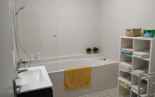 Bel Appartement Spacieux Centre Ville Uzes T3