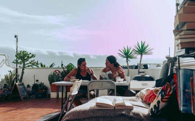 Puerto Nest Hostel