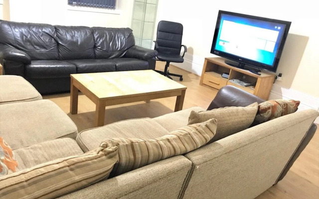 5 Bedroom House For Large Group