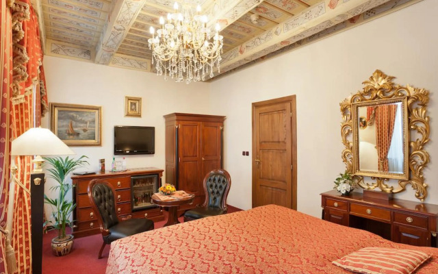 Hotel U Zlatého Stromu Prague by BHG