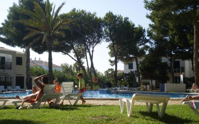 Apartamentos Las Brisas I & II
