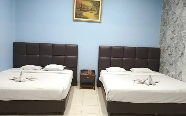 AMALIA Guest House & Cafe
