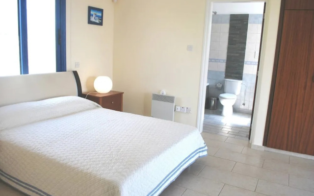 Sea Front Villa, Heated Private Pool, Amazing Location Paphos 323