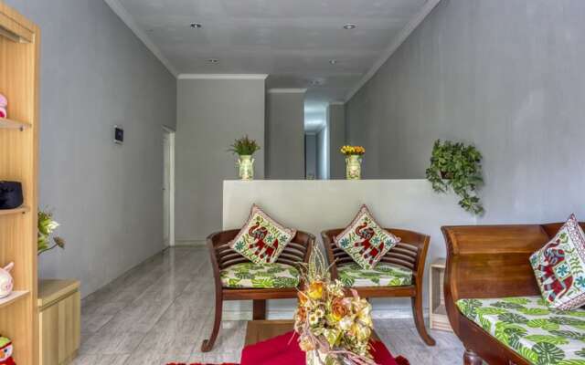 Parisya Jogia by Reddoorz