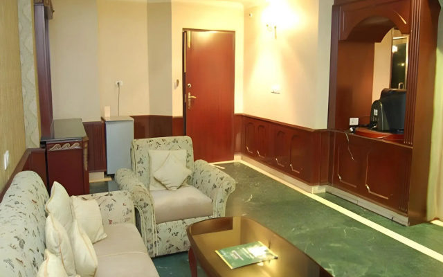 Hotel Diplomat Residency