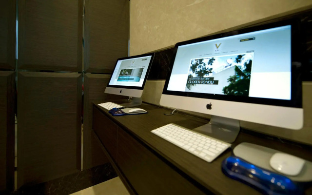 V Hotel Bencoolen