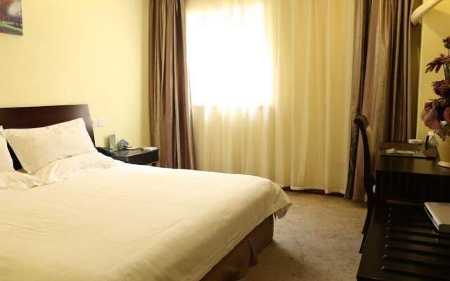 GreenTree Inn Taicang Baolong Square Hotel