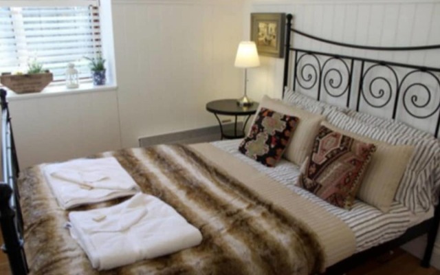 Rosetti House / 6-bed Home on Osea Island, Essex