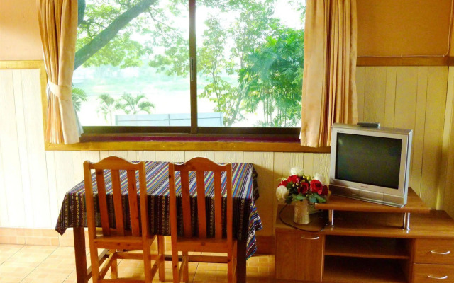 Hollanda Montri Guesthouse