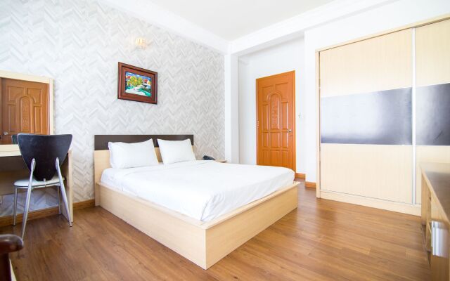 S79 Quynh Giang Airport Hotel