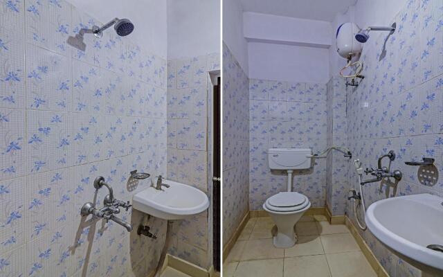 OYO HYD1589 Hotel Dhana Residency