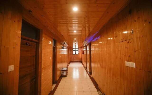 Seven Hills Hotel Srinagar