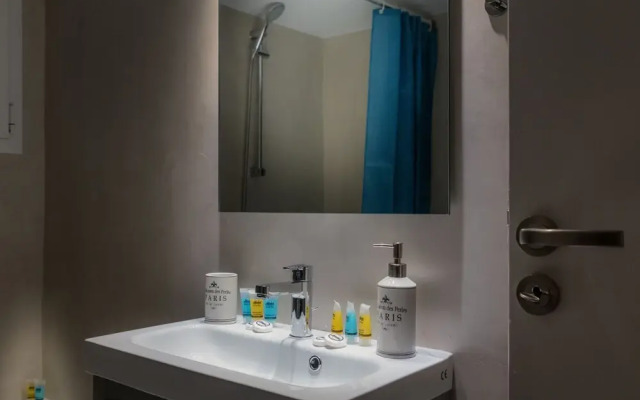 Central Newly Renovated Apartment in Athens 64m²