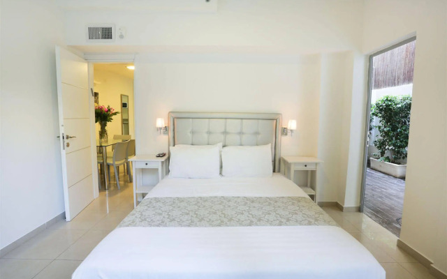 Sea Land Suites