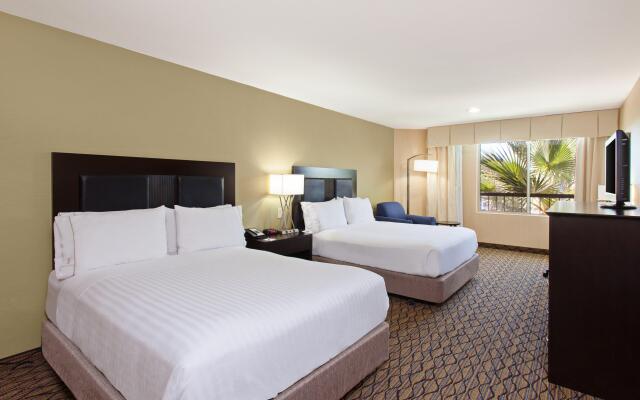 Holiday Inn Express Newport Beach by IHG