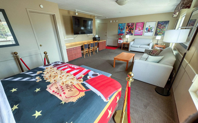 Super 8 by Wyndham Edmonton South