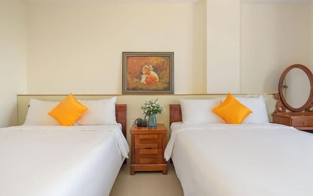 Lotus Rock 05 Hotel