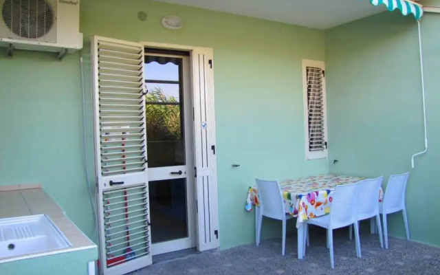 Bright Apartment Near Baia Verde Beaches