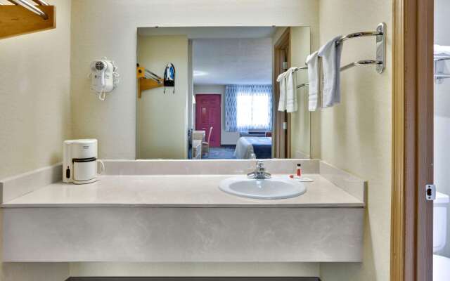 Days Inn & Suites by Wyndham Bentonville