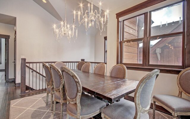 78 Alders Townhouse with Heated Garage by RedAwning