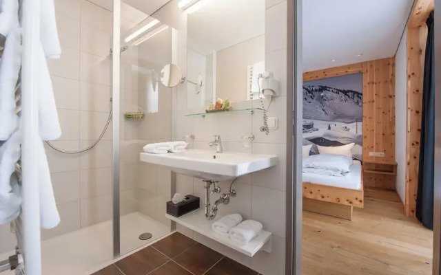 Mondschein Hotel and Chalet