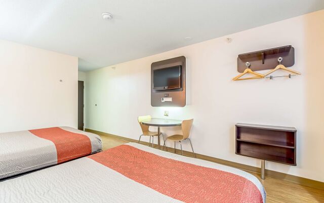 Motel 6 Indianapolis Carmel