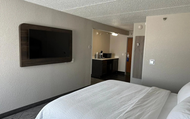 Holiday Inn Express & Suites Eden Prairie – Minneapolis by IHG