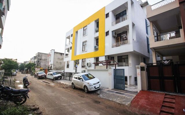 OYO Home 18790 Vibrant 2BHK