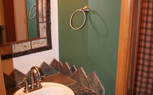 Lazy R Cottages: 17