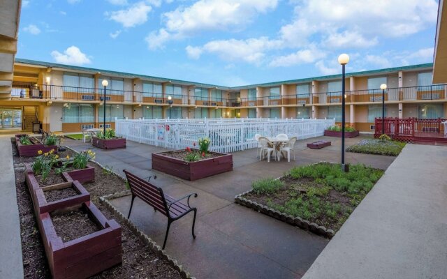 Quality Inn Rome Area