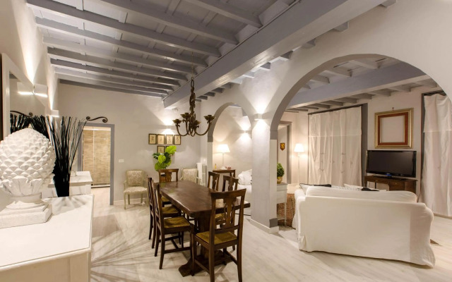 Elegant & stylish apartment city center