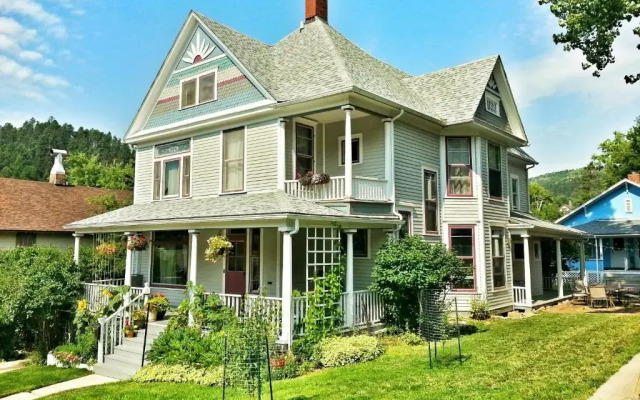 1899 Inn