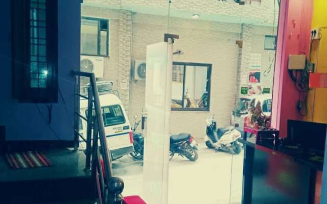 Sunflower Hostel & Hotel