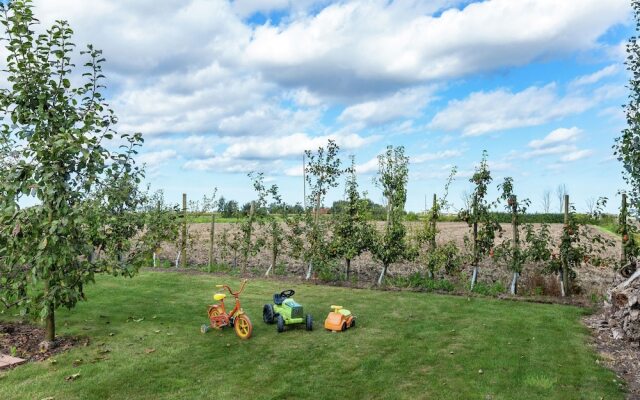 Lovely Holiday Home with Garden in Zuienkerke