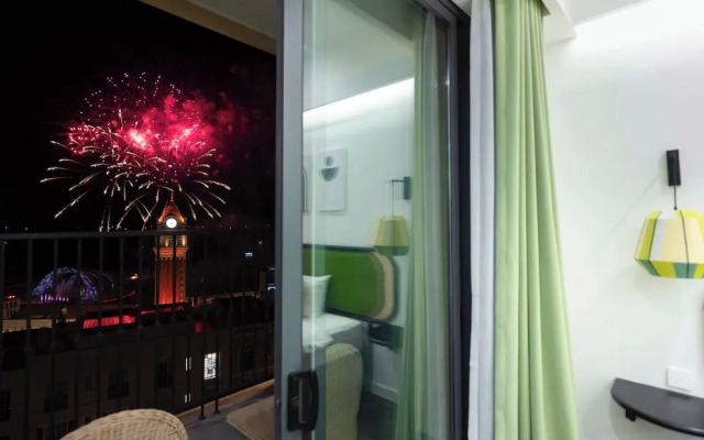 Capella Apartment Fireworks & Ocean View