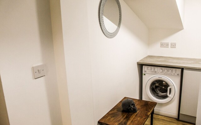 Modern Duplex Apartment Nr Liverpool ONE