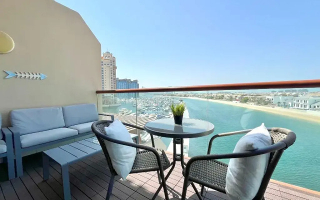 Palm Jumeirah Upgraded & Cozy Boutique Apartment