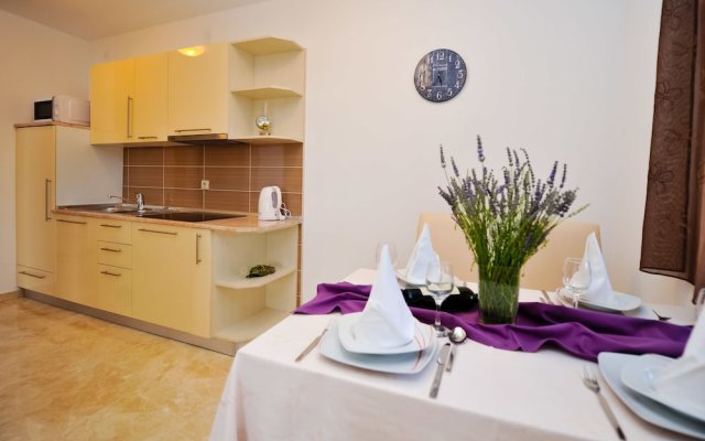Lastura Aparthotel & Mobile Homes