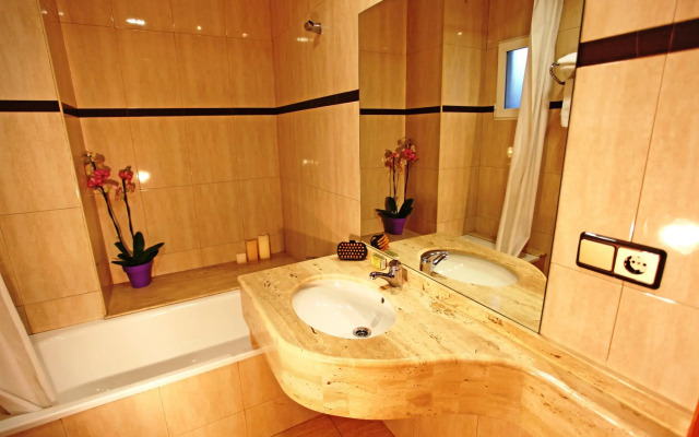 Hostal Savoy