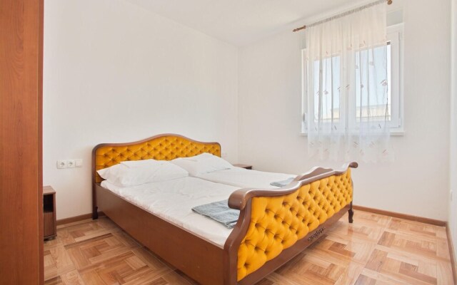 Beautiful Apartment in Vir With Wifi and 2 Bedrooms