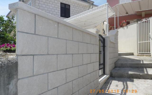 S2 - Modern Studio, Just 50m From the Beach