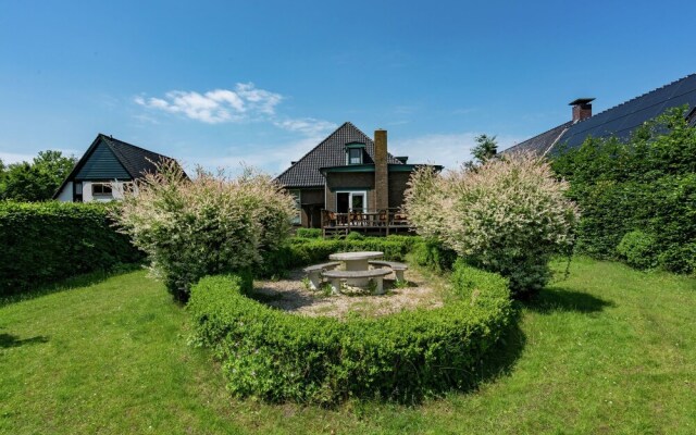 Quaint Holiday Home in Friesland by the Lake