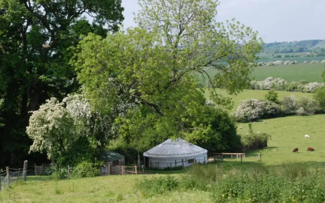 Love2Yurt