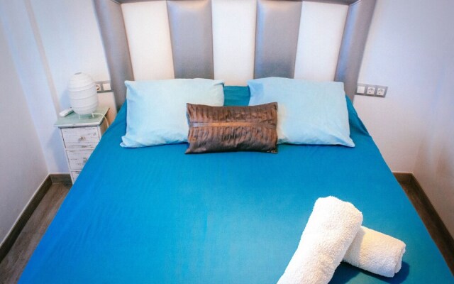 Loft en Residencial 1a Linea con piscina