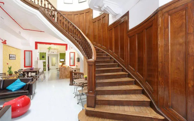 Hip Hostel