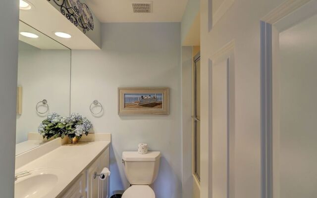 Schooner Court 704 by RedAwning